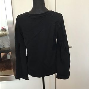 Belle sleeve black sweatshirt